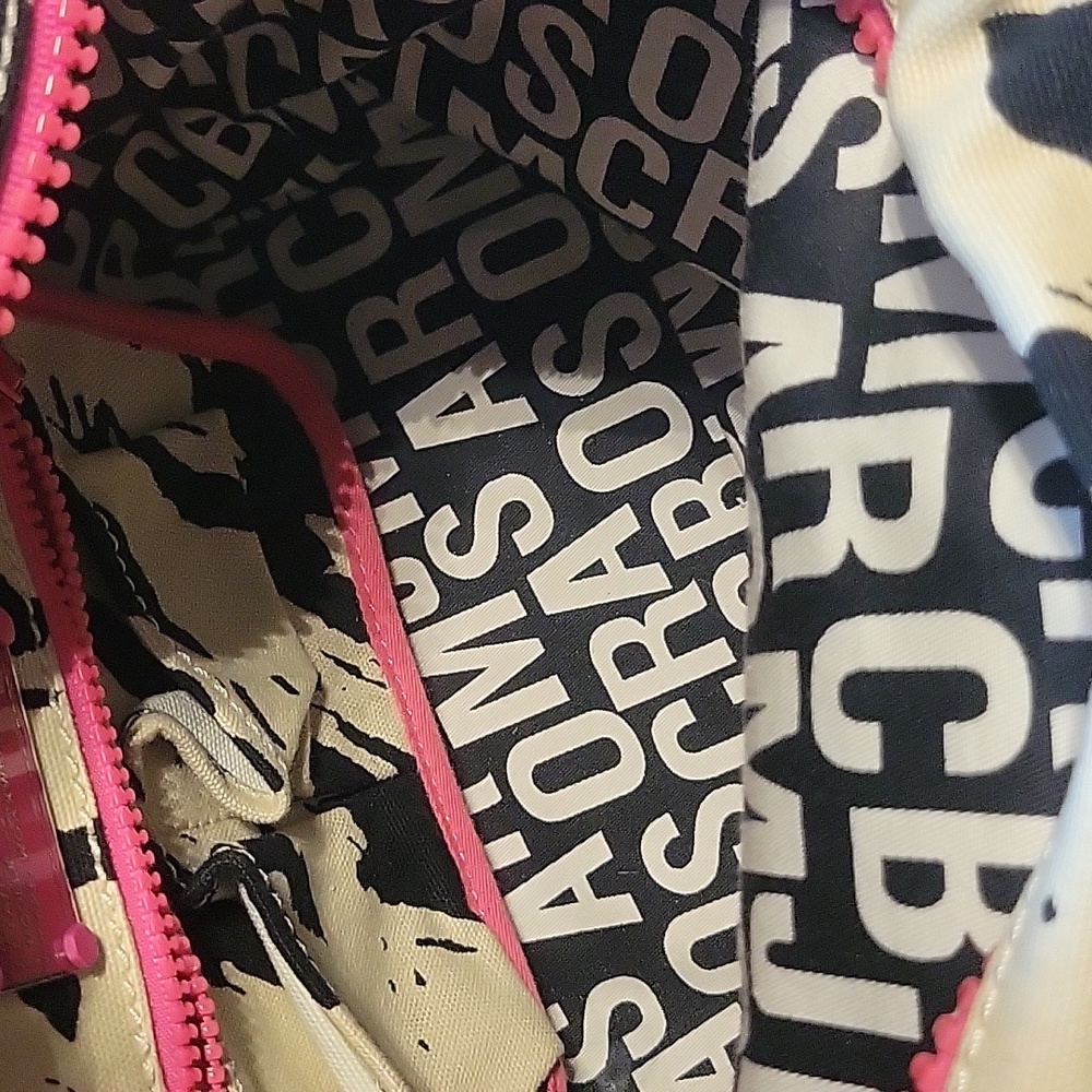 Marc by Marc Jacobs Standard Supply Model# 1030.61 Type SMALL TOTE - Picture 6 of 8